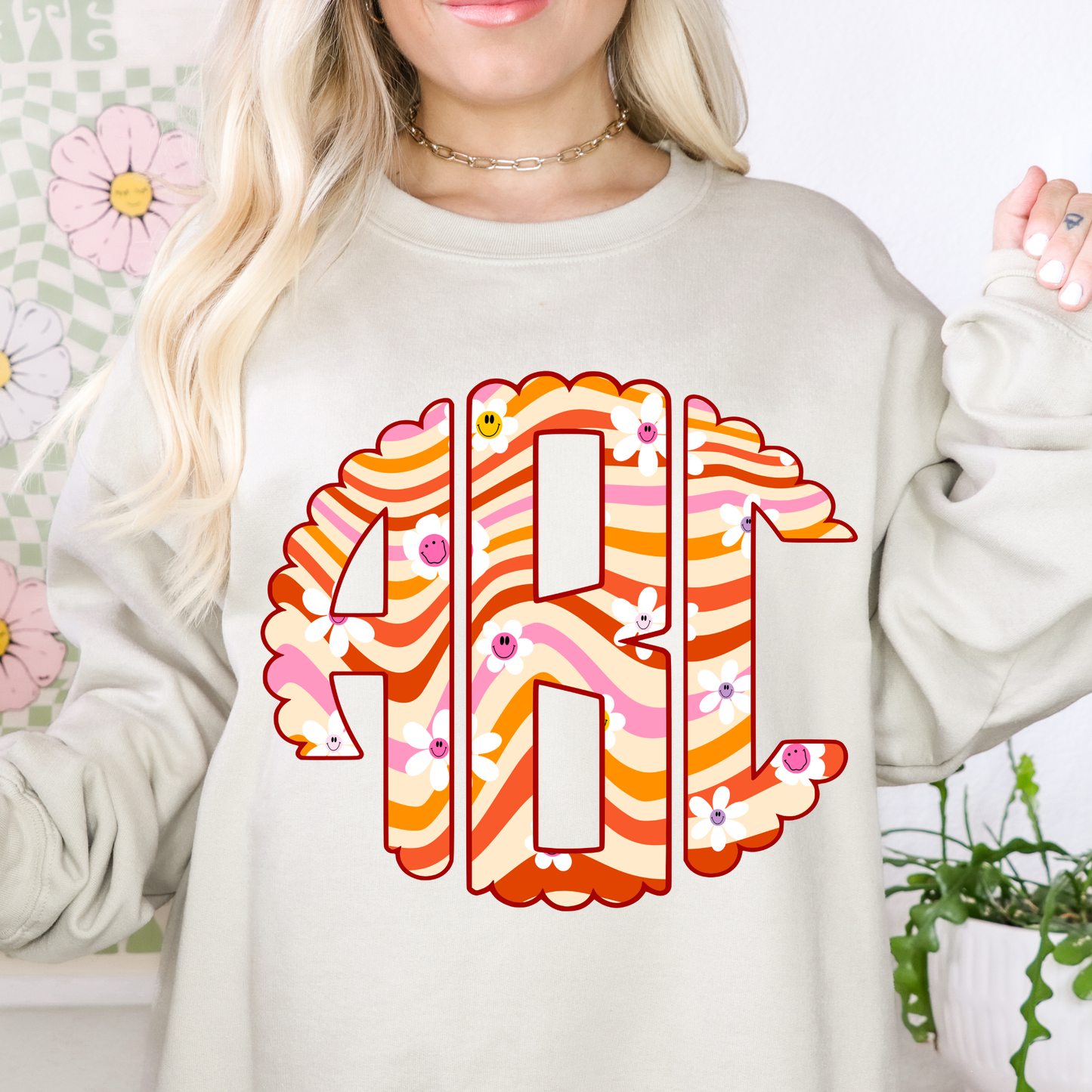 Retro smile Flower - Custom Monogram Transfer